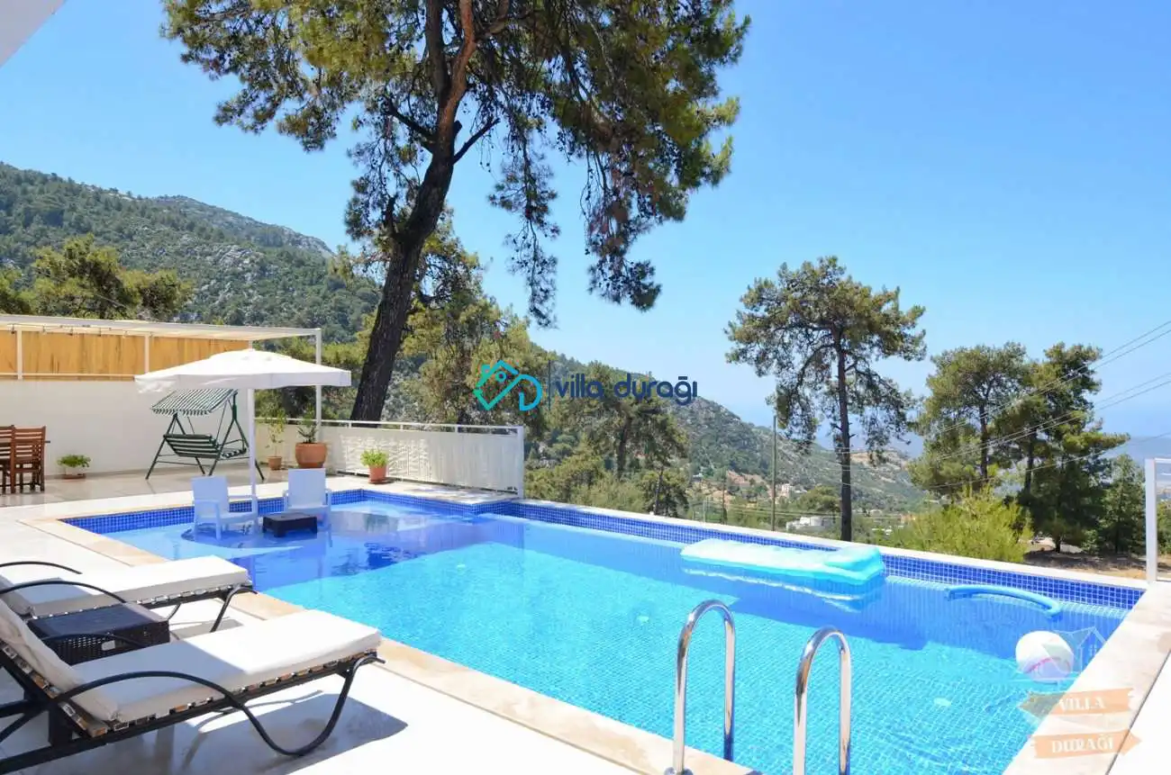 Muhafazakar Tatil İçin Korunaklı Villa