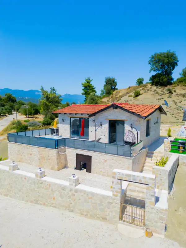 Villa Sakura Uğrar