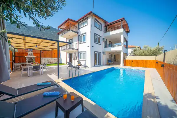 Villa Güzelyalı Tre