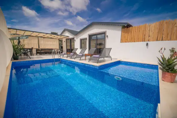 Villa White House