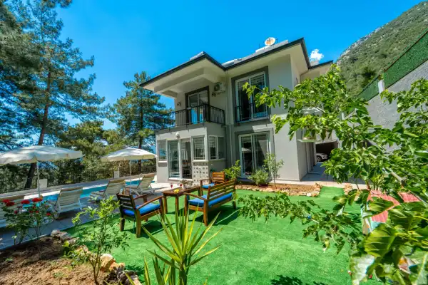 Villa Gülce Yeşilüzümlü