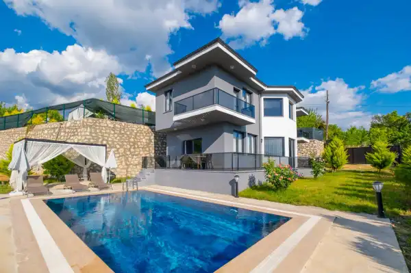 Villa Aura