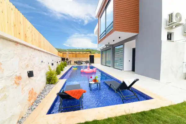 Villa Demirs