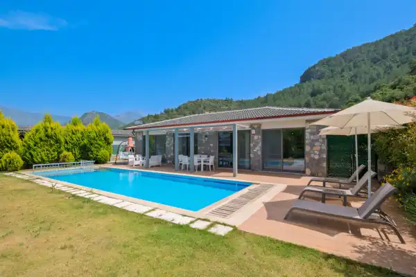 Villa Hayat Duo