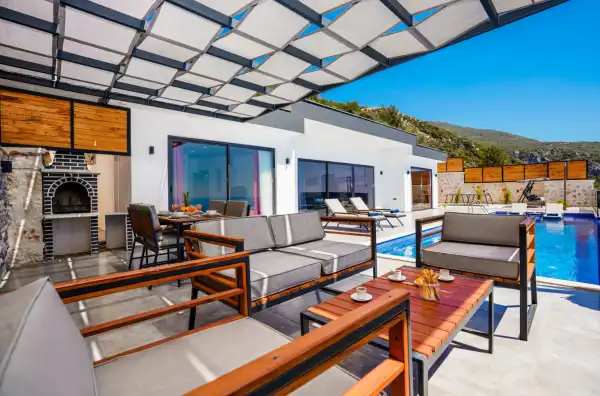 Villa Liya