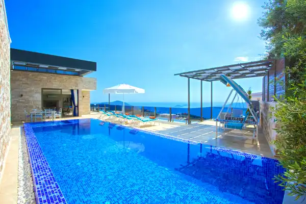 Villa Night